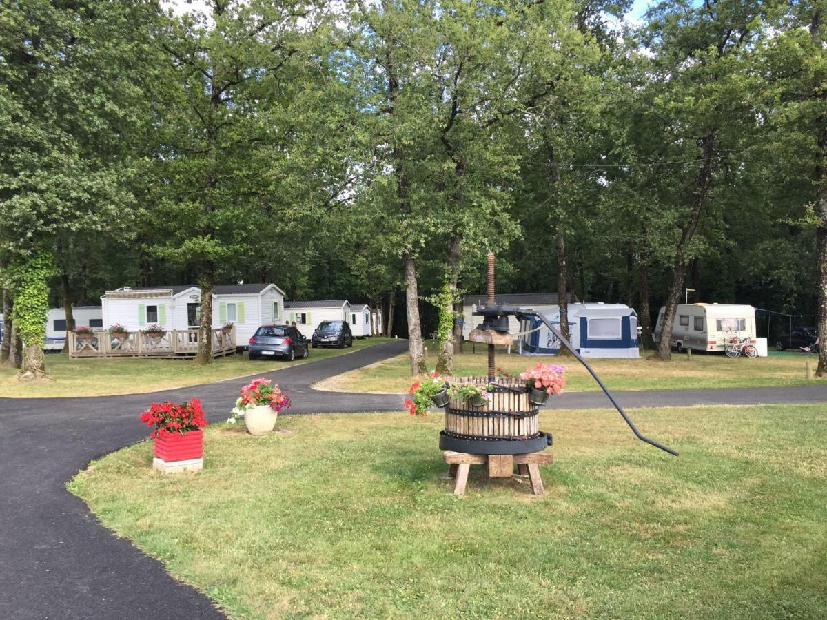 Camping Les Petites Minaudieres Saint-Sauveur (Vienne) Exterior photo