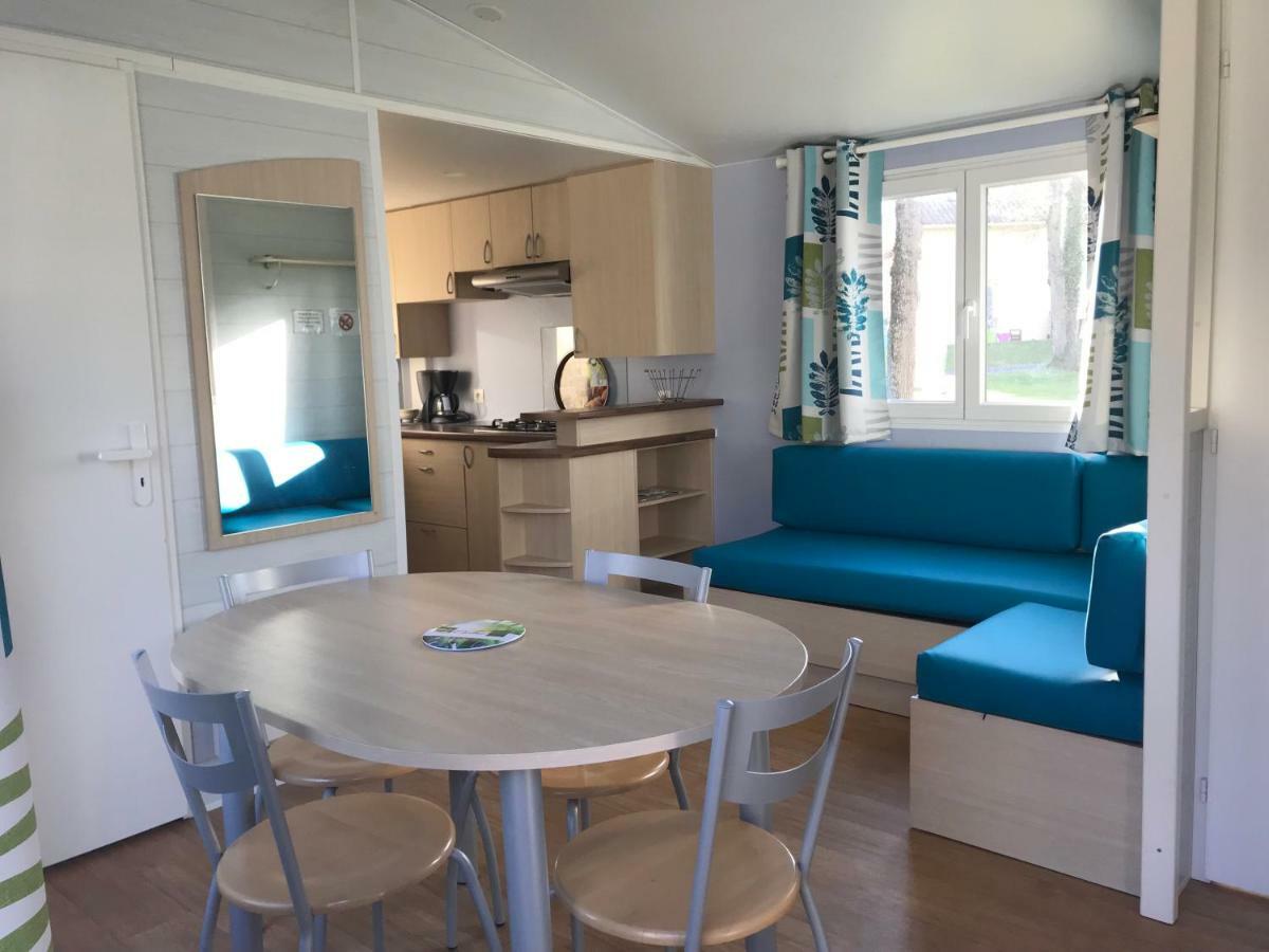 Camping Les Petites Minaudieres Saint-Sauveur (Vienne) Exterior photo